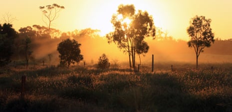 Australia, Queensland, Mount Coolon, Dusty sunset