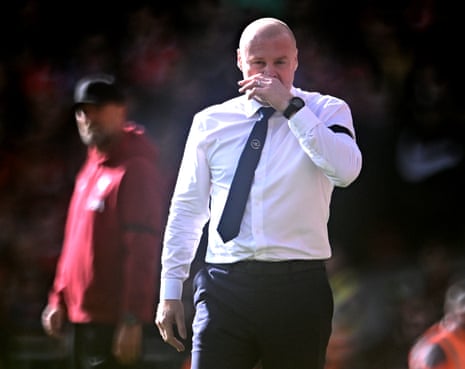 Sean Dyche and Jurgen klopp look on from the touchline.