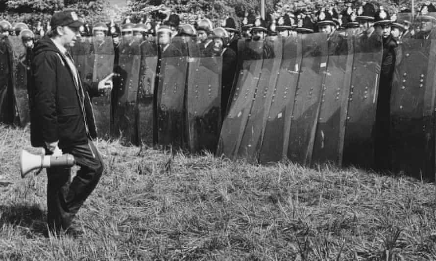 Arthur Scargill speaks to police during the miners' strike in 1984-1985.