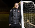 Scott Davies: giocatore‑allenatore del Slough Town in recupero dalla dipendenza dal gioco d’azzardo, l’ultimo club di fascia più bassa in FA Cup