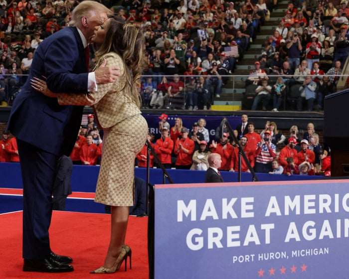 Trump rallies for Mike Rogers – and Nicki Minaj’s derriere – in Michigan