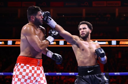 Moses Itauma lands a right hand on Filip Hrgovic