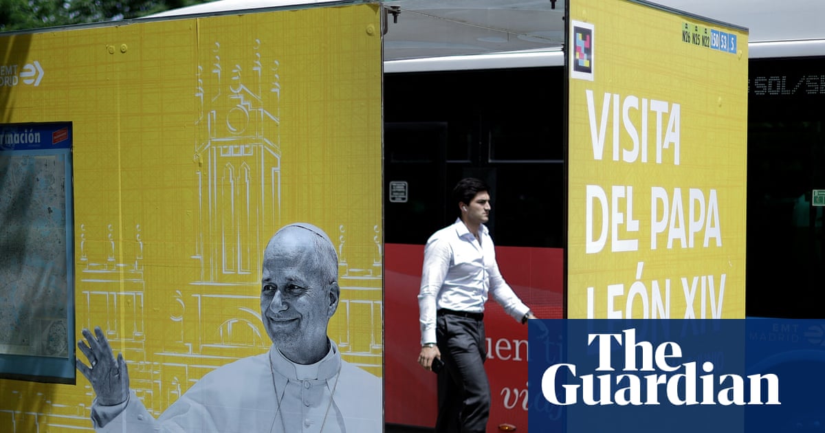 cluster (priority): The Guardian A Papal Visit to a Secularizing Spain