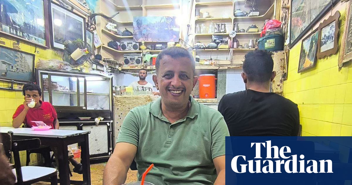 Truck drivers, doctors and bakers: ordinary Yemenis turn to veteran journalist when justice fails
