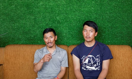 Gelje Sherpa, left, with Nima Tashi Sherpa, who rescued the Malaysian climber from the decease portion supra campy four.