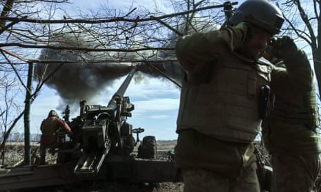 Ukrainian troops fire from their positions near Zaporizhzhia.