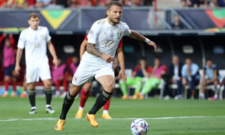 Ciro Immobile mengambil penalti untuk Italia melawan Spanyol.