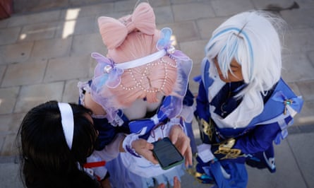 L/R: Daisy as horror-manga Tomi’s Juni Itto, Janea as Maid Kokomi and Belva as Furina, both from the video game Genshin Impact