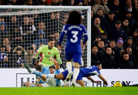 Inglaterra: Manchester City e Chelsea empatam (4-4) em jogo de loucos