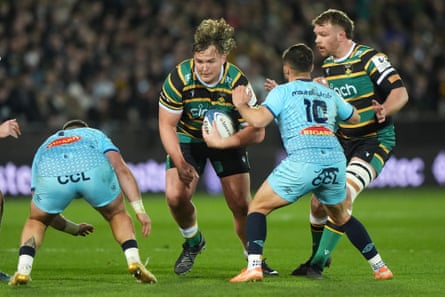 JJ van der Mescht on the ball against Castres
