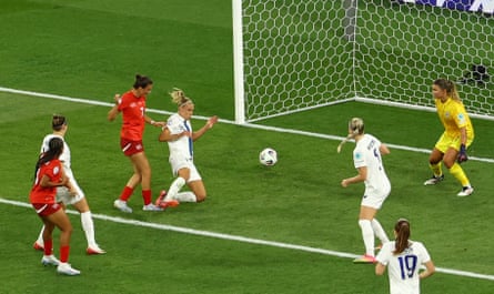 Riola Xhemaili scores Switzerland’s equaliser in the 92nd minute.