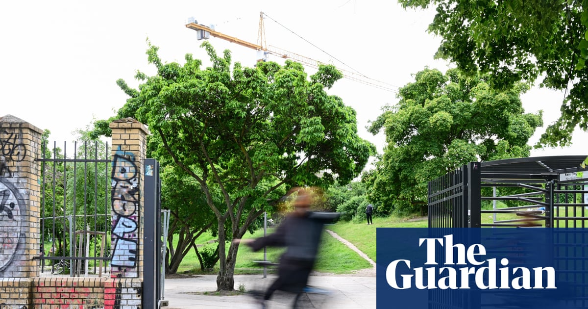 ‘Görli is our garden’: Berliners fight to stop mayor locking their park at night ‘Görli is our garden’: Berliners fight to stop mayor locking their park at night