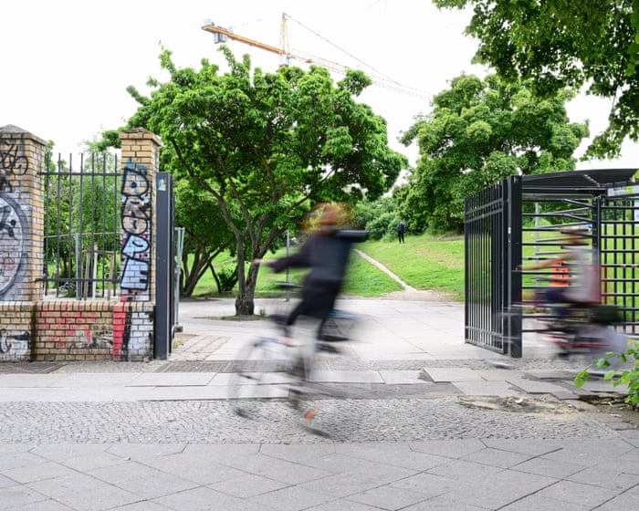 ‘Görli is our garden’: Berliners fight to stop mayor locking their park at night