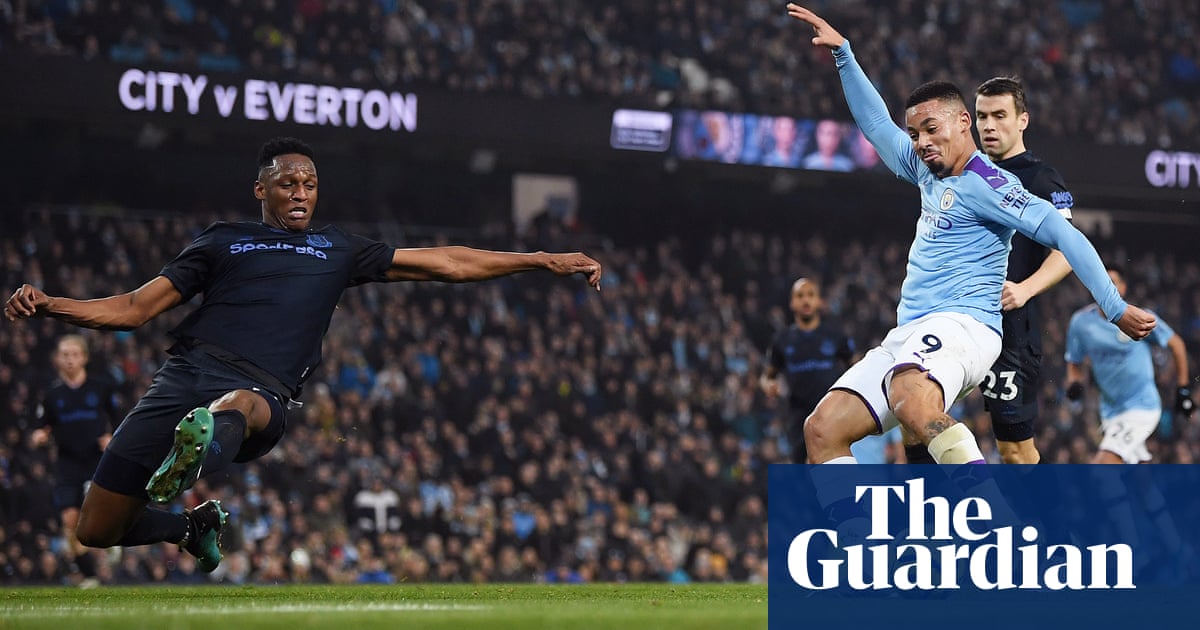 Gabriel Jesus strikes twice to steer Manchester City past Everton