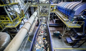 At RCERO Ljubljana mechanical biological treatment plant, shredded and sieved waste travels on conveyor belts through seperators that separate 95% of residual waste into recyclable materials.