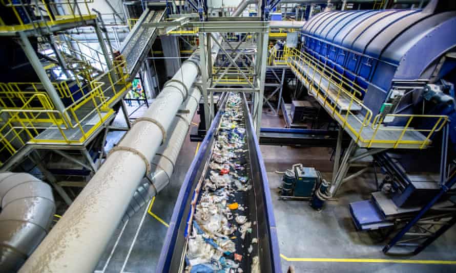 At RCERO Ljubljana mechanical biological treatment plant, shredded and sieved waste travels on conveyor belts through seperators that separate 95% of residual waste into recyclable materials.