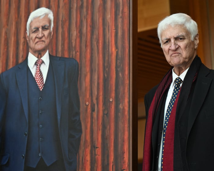 Bob Katter painted in flattering light as portrait unveiled after 50 colourful years in politics
