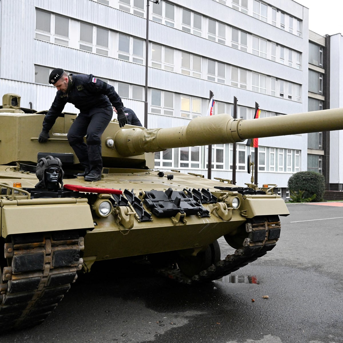 German Tank Manufacturer's Warning Puts Pressure On Ukraine's Allies |  Ukraine | The Guardian