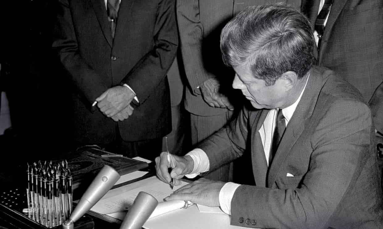 US National Archives releases more than 12,000 documents on JFK assassination (theguardian.com)