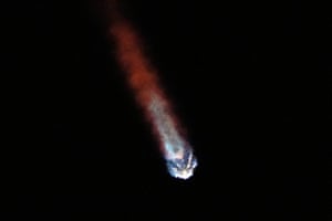 ๋ฏธ๊ตญ ์ผ์ดํ ์ปค๋ด๋ฒ๋ด ์ผ๋ณธ๊ณผ ์๋์๋ฏธ๋ฆฌํธ์ ๋ฌ ํ์ฌ์ 2๋๊ฐ ํฌํจ๋ ํ์ด๋ก๋๋ฅผ ํ์ฌํ SpaceX Falcon 9 ๋ก์ผ์ด ํ๋ก๋ฆฌ๋ค์ ์ผ๋ค๋ ์ฐ์ฃผ ์ผํฐ์์ ์ด๋ฅํ๊ณ ์์ต๋๋ค.