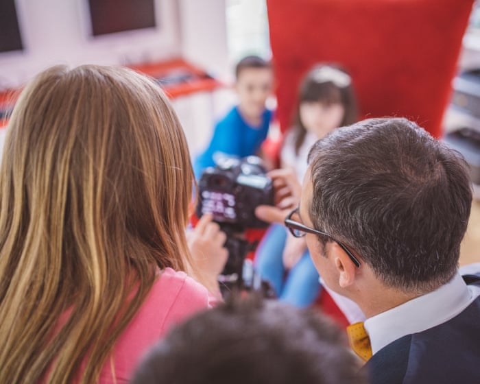 Parents using AI to bypass school photo costs