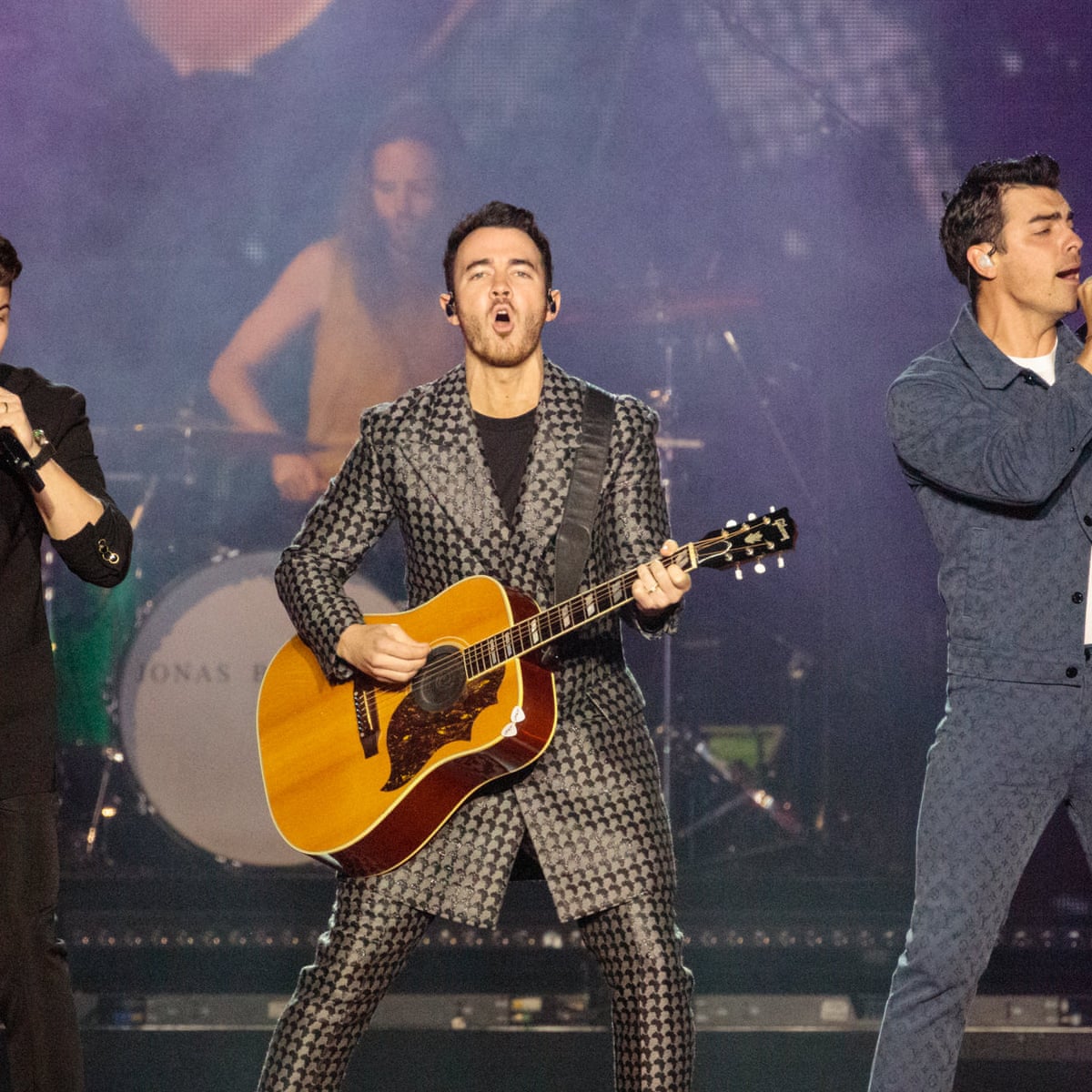 Jonas Brothers Review Slick Bombastic And Knowingly Cheesy Pop And Rock The Guardian Jonas Brothers Review Slick Bombastic And Knowingly Cheesy Pop And Rock The Guardian