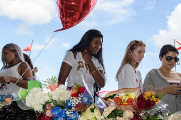 The Cult Of Xxxtentacion How Fans Pay Tribute To An Abusive
