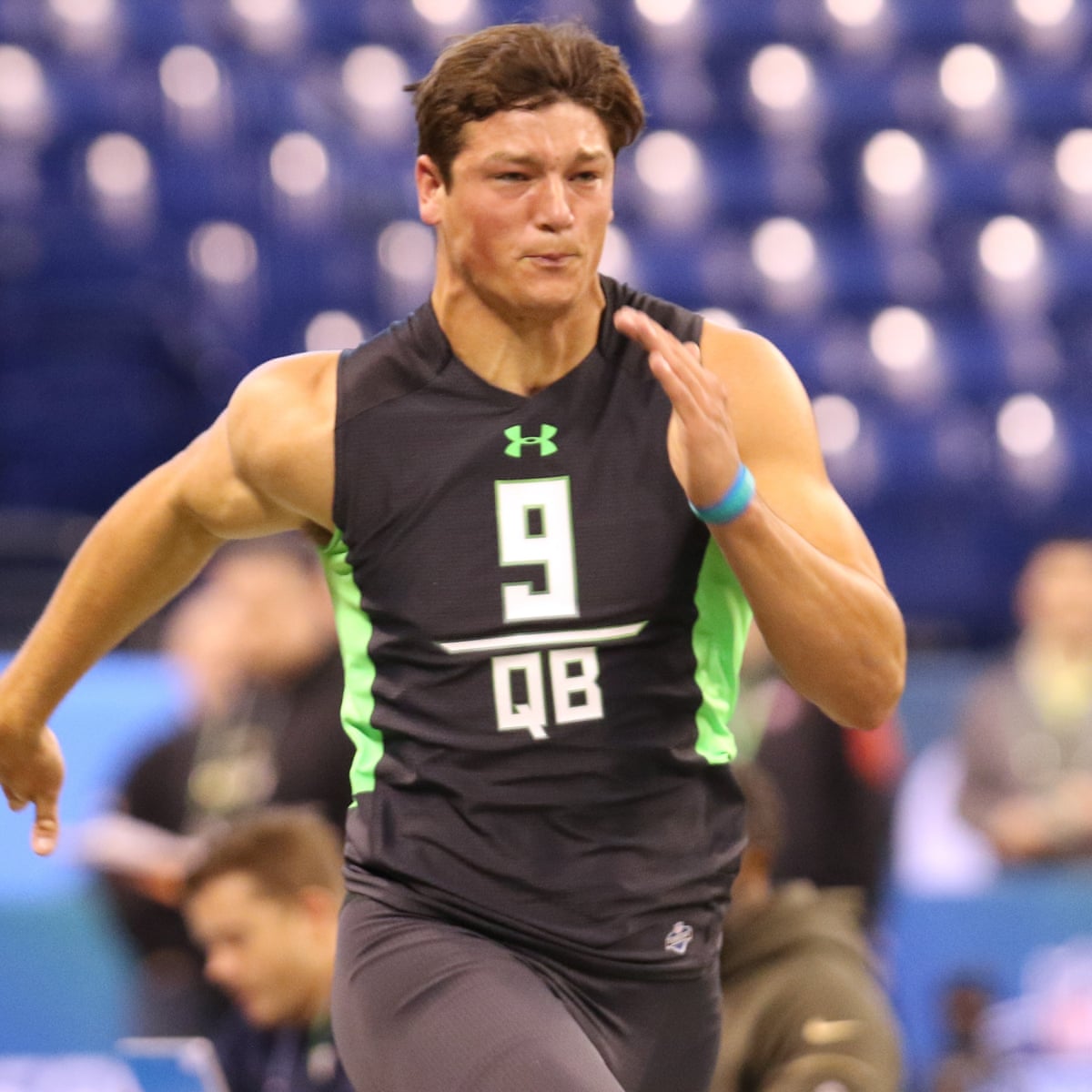 Hand sizes and psychological profiling: the NFL combine is ...