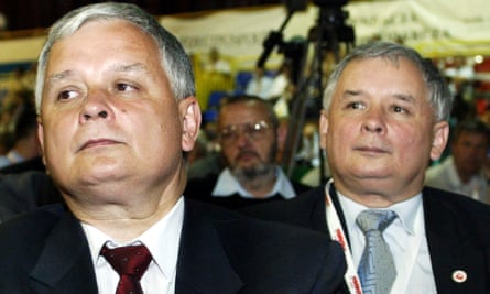 Lech Kaczyński and Jarosław Kaczyński in 2005.