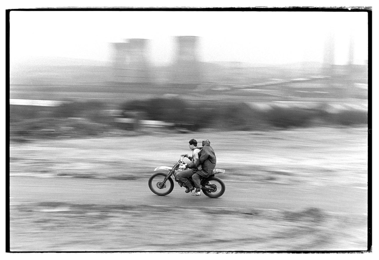 Kids racing their motorbikes, Lemington 1992