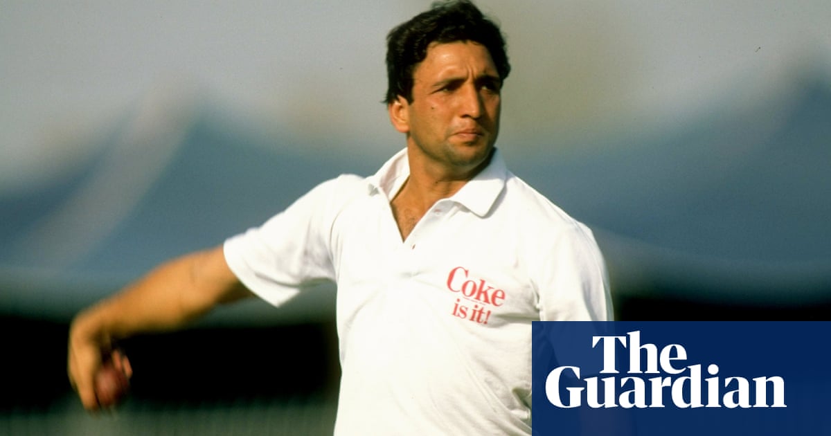 Legendary Pakistan leg spinner Abdul Qadir dies aged 63