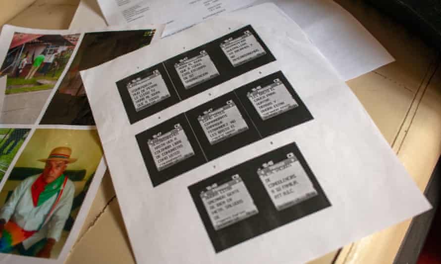 Images of text messages threatening Enrique Fernández read ‘We will not rest until Colombia is free from communists like you, commander Enrique Fernández.’