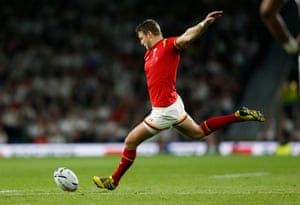 Dan Biggar will get the extremely first factors on the board pertaining to Wales.
