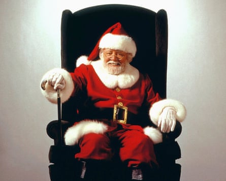Kris Kringle Film 'MIRACLE ON 34TH STREET' (1994) Directed By LES MAYFIELD 18 November 1994 CTK34657 Allstar/20 CENTURY FOX **WARNING** This Photograph is for editorial use only and is the copyright of 20 CENTURY FOX and/or the Photographer assigned by the Film or Production Company & can only be reproduced by publications in conjunction with the promotion of the above Film. A Mandatory Credit To 20 CENTURY FOX is required. The Photographer should also be credited when known. No commercial use can be granted without written authority from the Film Company.