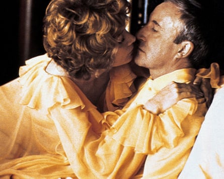 Shirley Maclaine and Peter Sellers kiss in the 1979 film Being There.