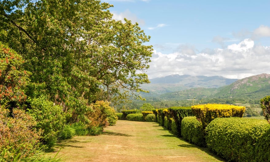 Terrace walk, Mancaster Castle.
