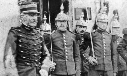 Alfred Dreyfus (far left) on his release from prison.