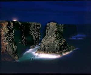 Jim Sanborn (estadounidense, n. 1945), <em> Kilkee Condado de Clare, Irlanda </ em>, 1997. proyección de gran formato, impresión digital, 30 × 36 pulg. (76,2 x 91,4 cm).  Cortesía del artista.