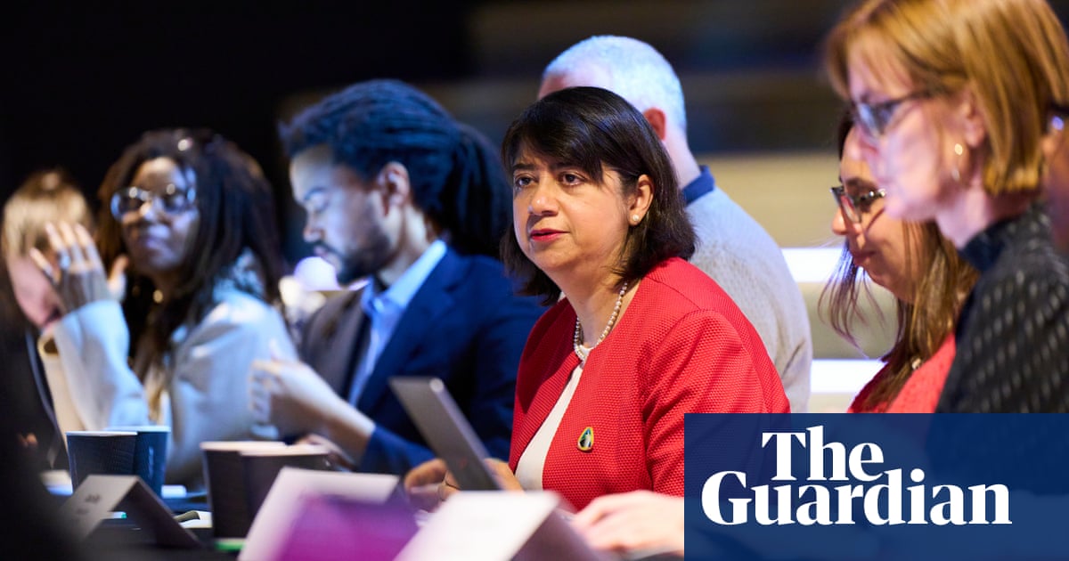 Ministers try to encourage Windrush compensation claims with 1.5m fund