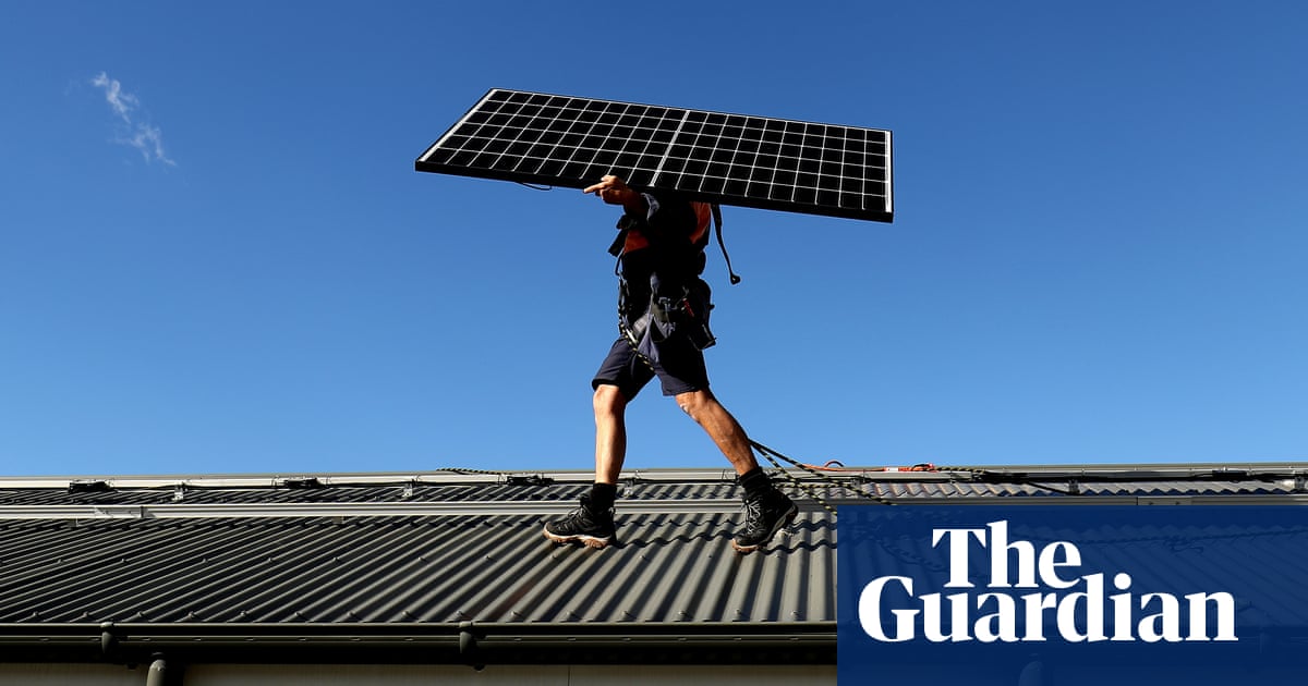 Solar panel waste to reach crisis levels in next two to three years, Australian experts warn | Energy