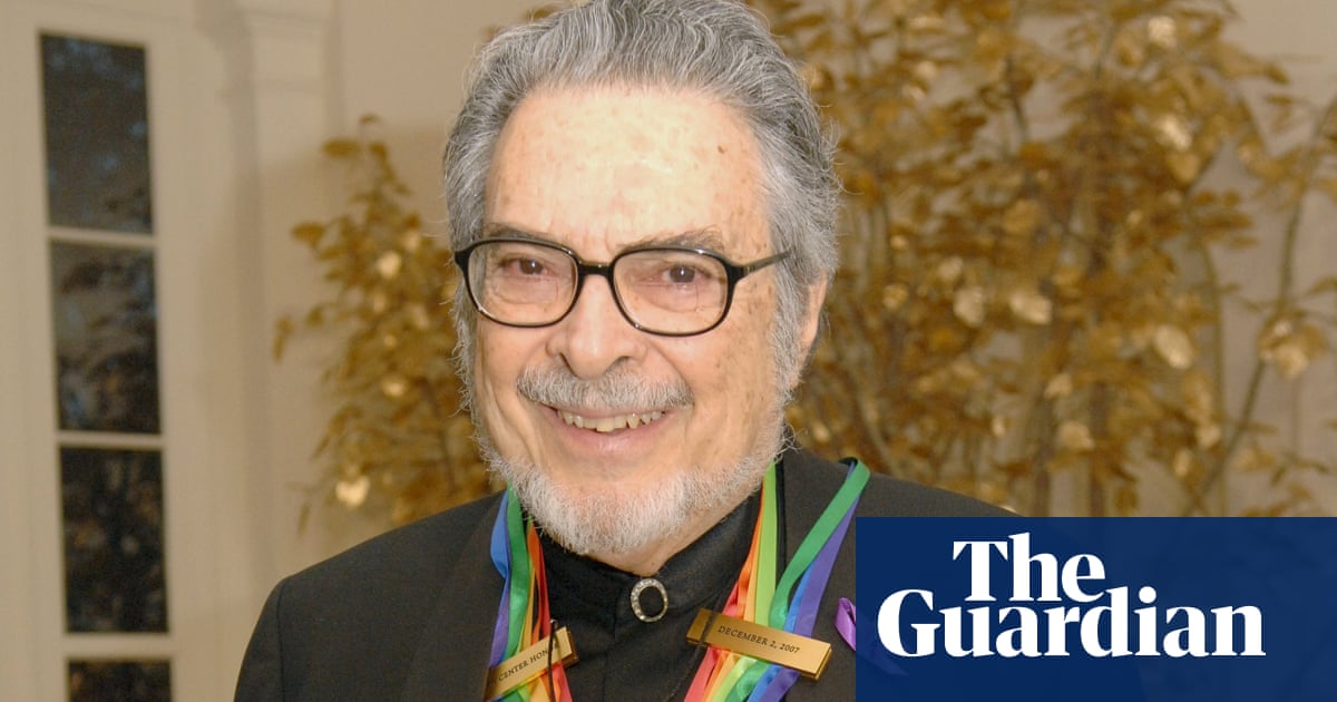 Leon Fleisher, US pianist who lost use of his right hand, dies aged 92