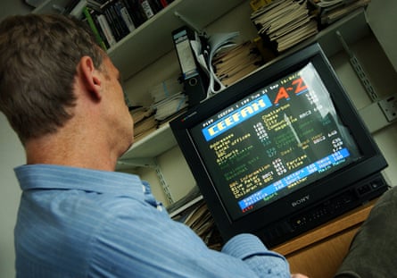 O escritor do Guardian Sam Wollaston curtindo a versão moderna do Ceefax de Nathan Dane.