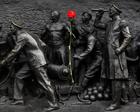 Sevastopol situation<br>SEVASTOPOL, UKRAINE - MARCH 4: A rose is placed on a statue as tension remains high and the locals follow the process as the a Dianthus is left on the monument at Nakhimov Square, Ukraine on March 4, 2014.(Photo by Bulent Doruk/Anadolu Agency/Getty Images)