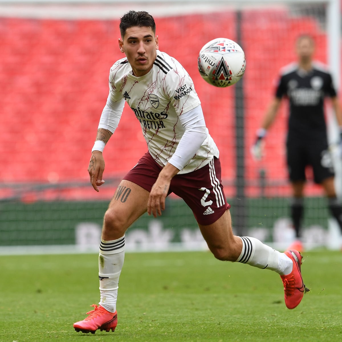 Paris Saint Germain Make 25m Offer For Arsenal S Hector Bellerin Arsenal The Guardian