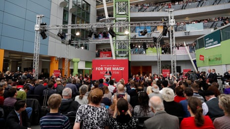 Journalists booed by activists at Labour's manifesto launch - video 
