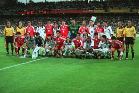 The United States and Iran players pose together ahead of their 1998 World Cup game.