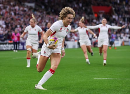 Ellie Kildunne sat out the quarter-final victory over Scotland but will return at full-back on Saturday.