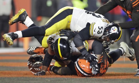 Steelers wear 'Free Pouncey' shirts before fiery rematch with