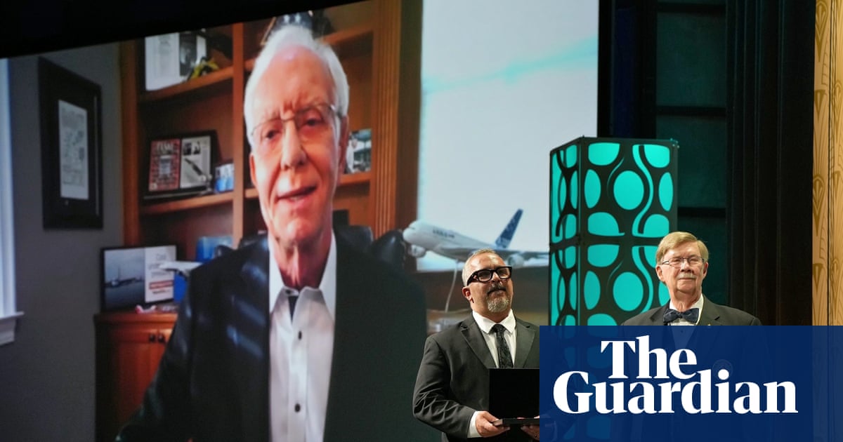 ‘Miracle on the Hudson’ pilot Chesly Sullenberger inducted into US Aviation Hall of Fame