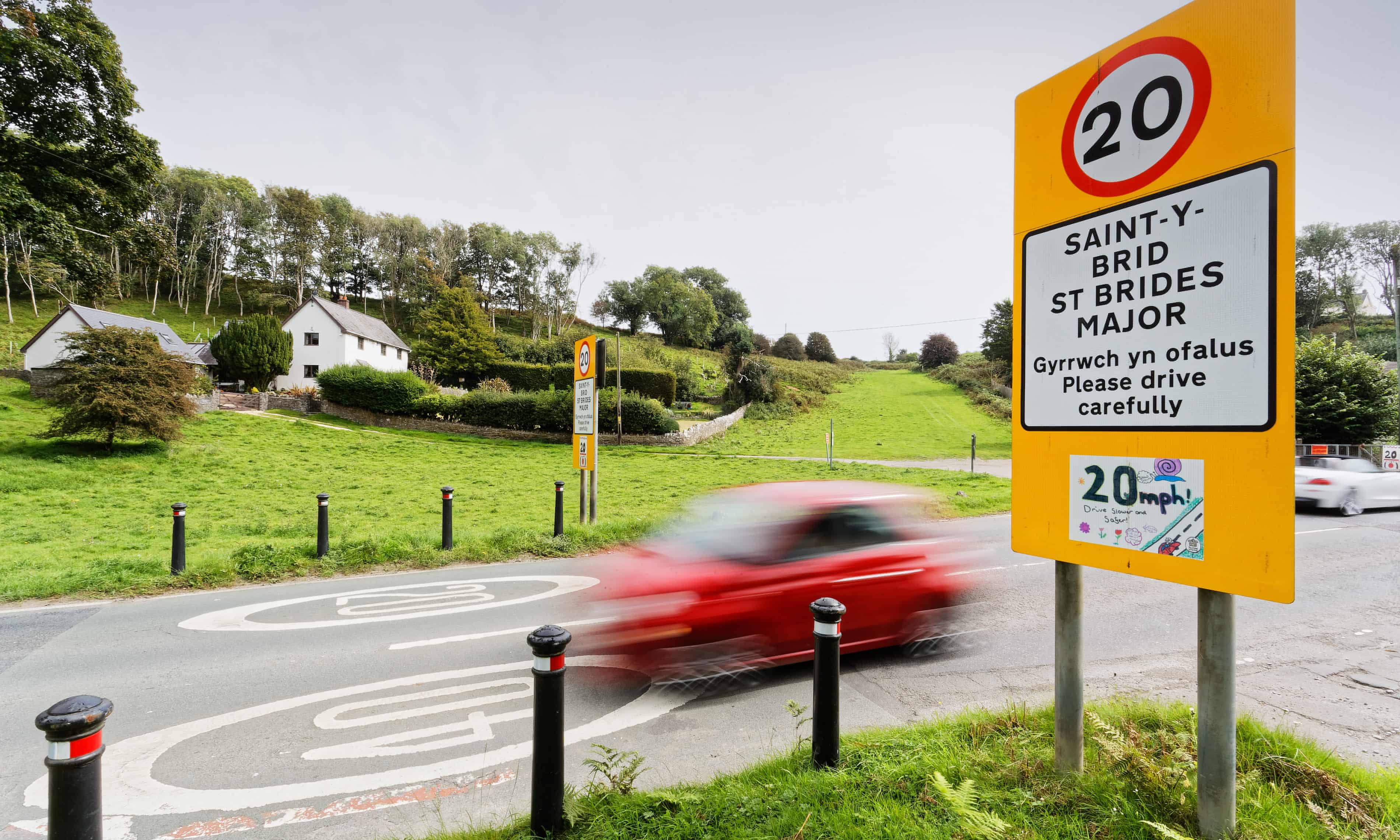 Limita de viteză de 20 mph în Țara Galilor pentru salvarea vieților și economii financiare | sursa foto: The Guardian Limita de viteză de 20 mph în Țara Galilor pentru salvarea vieților și economii financiare | sursa foto: The Guardian